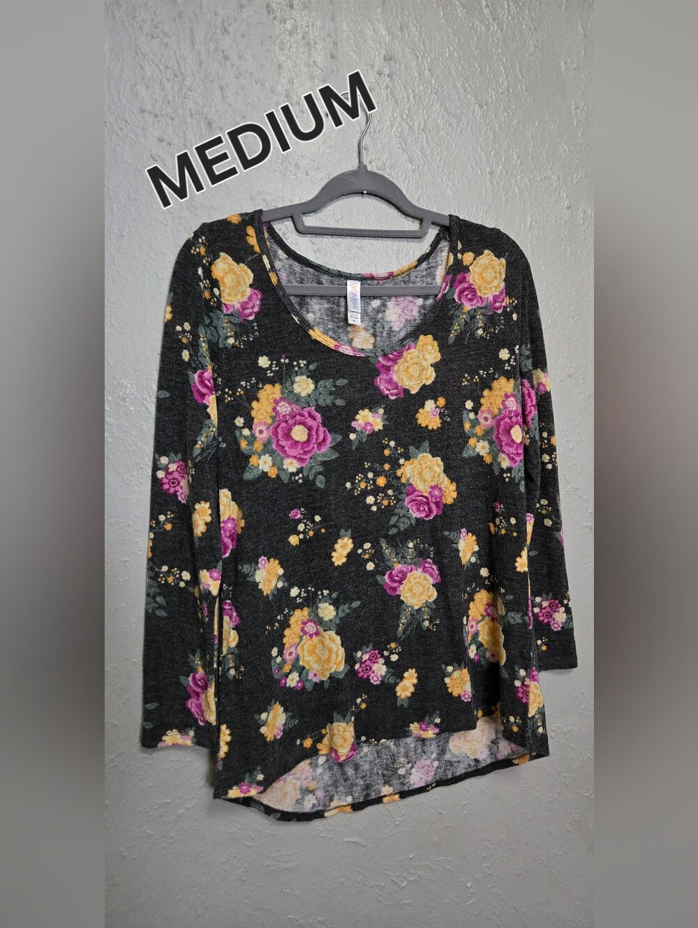 LuLaRoe Lynnae Top ~ Multicolor Floral Long Sleeves Size Medium